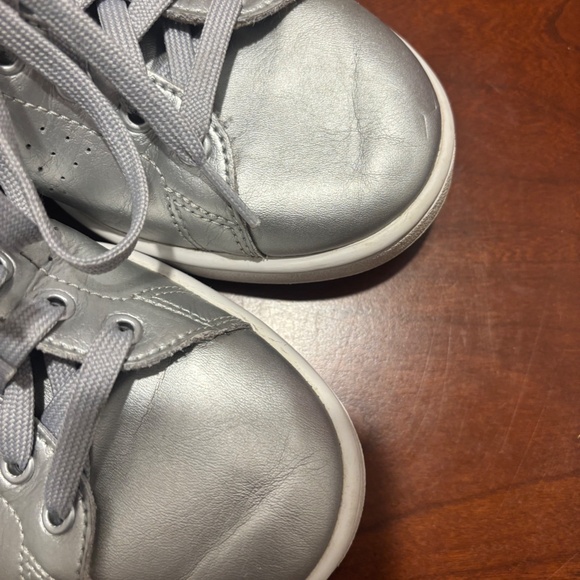 Adidas Men's Cloudfoam Sneakers in Metallic Silver Size 8.5 - Picture 7 of 10